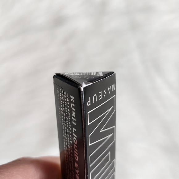 🖤 NIB MILK Makeup Kush Liquid Eyeliner in Loud - Picture 8 of 8